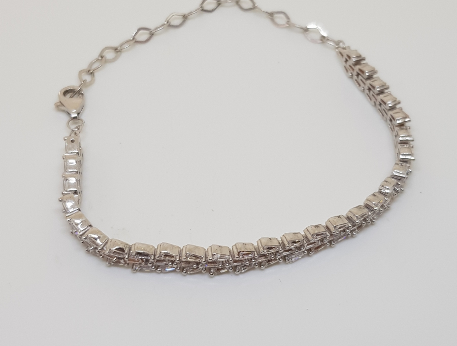 MARGAZİT TAŞLARLA SÜSLÜ AVRUPA GÜMÜŞ BİLEKLİK