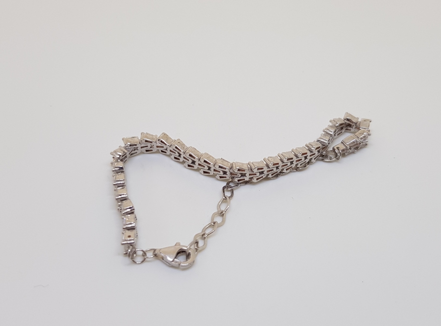 MARGAZİT TAŞLARLA SÜSLÜ AVRUPA GÜMÜŞ BİLEKLİK