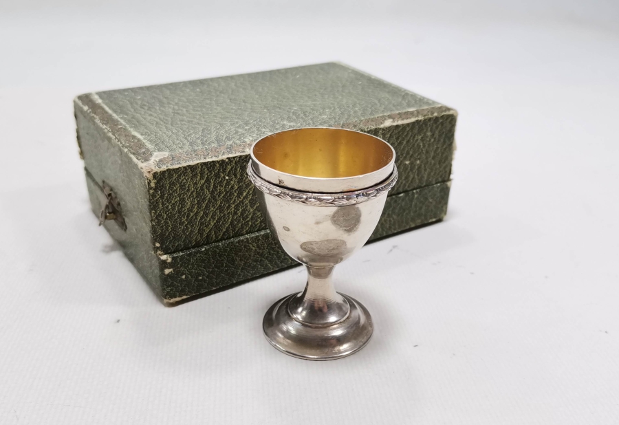 ORİJİNAL KUTUSUNDA ANTİKA GÜMÜŞ KAPLAMA KADEH