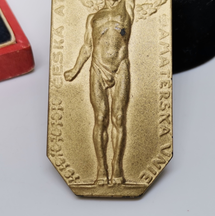 1941 YILI ORİJİNAL KUTUSUNDA KOŞUCULUK İLE İLGİLİ MADALYA