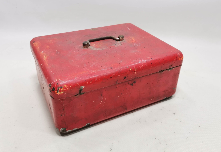 EL YAPIMI ANTİKA SEYYAR ÇELİK PARA KASASI