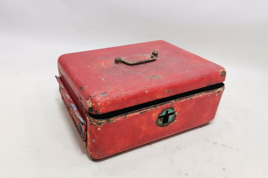 EL YAPIMI ANTİKA SEYYAR ÇELİK PARA KASASI