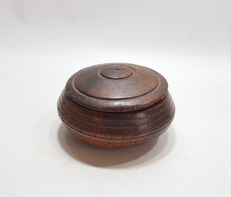 YEKPARE AĞAÇTAN EL OYMA TEKKE İŞİ OSMANLI KAPAKLI MAYALIK