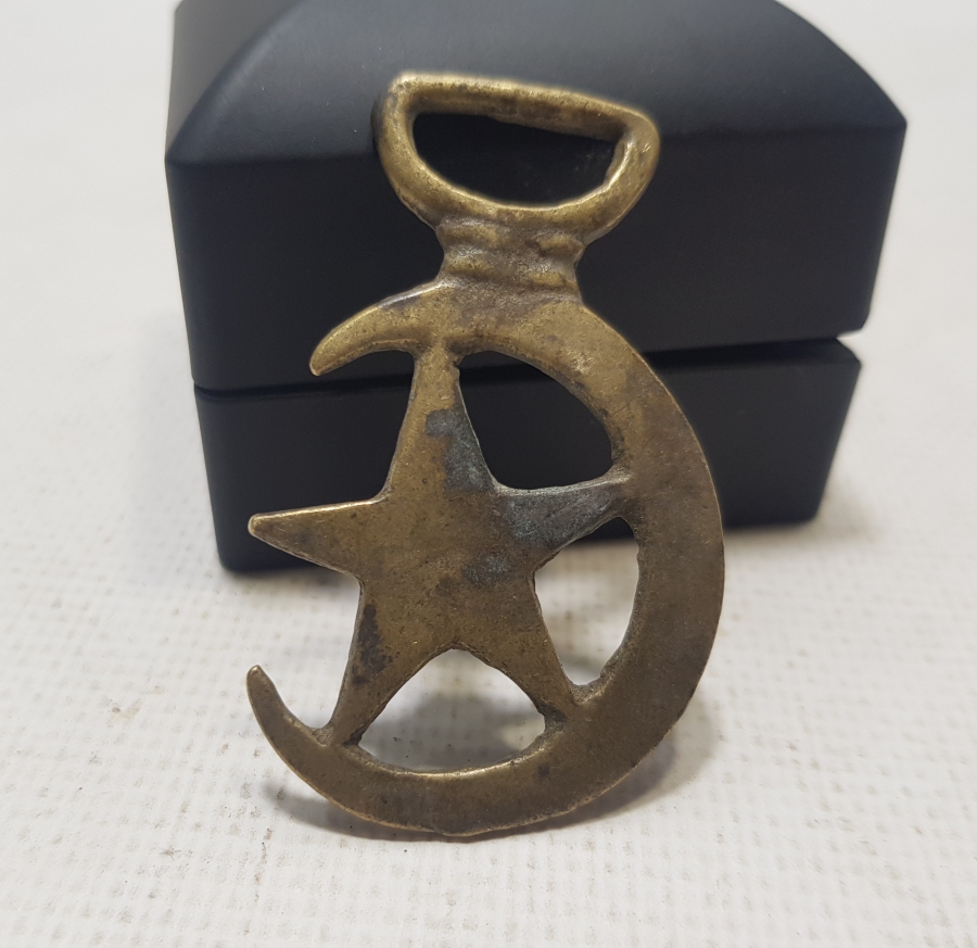 ÜZERİNDE OSMANLI AY YILDIZLI BULUNAN 1. DÜNYA SAVAŞI DÖNEMİ SÜVARİ AT GEMİ PARÇASI