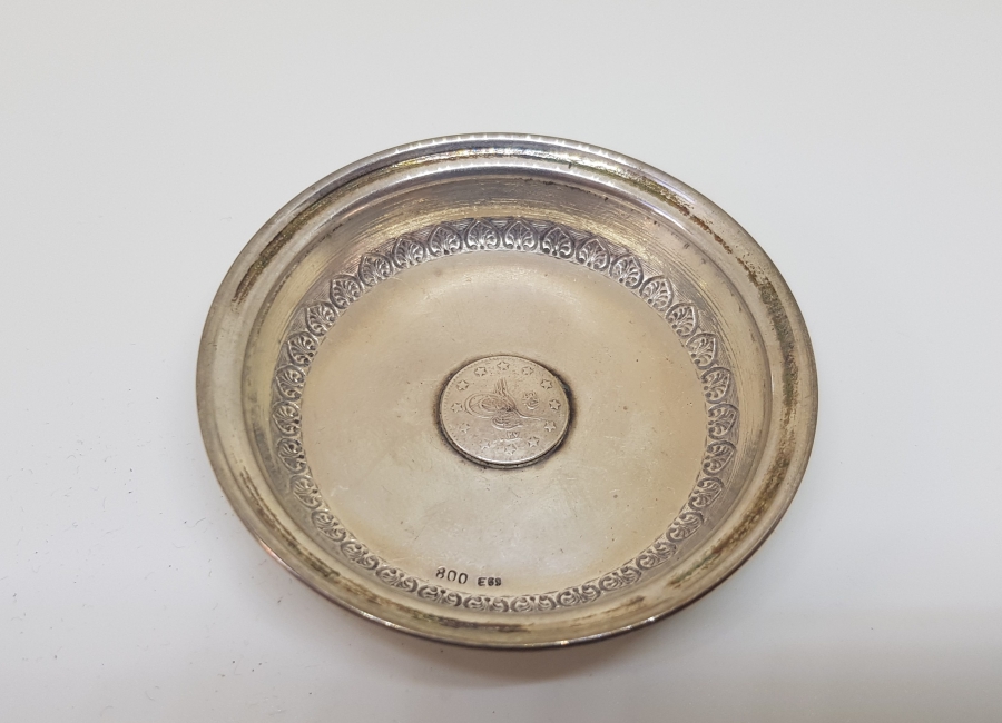 ORTASINDA ABDÜLHAMİT HAN DÖNEMİNE AİT GÜMÜŞ PARA BULUNAN SÜLEYMANİYE İŞİ KINA TASI