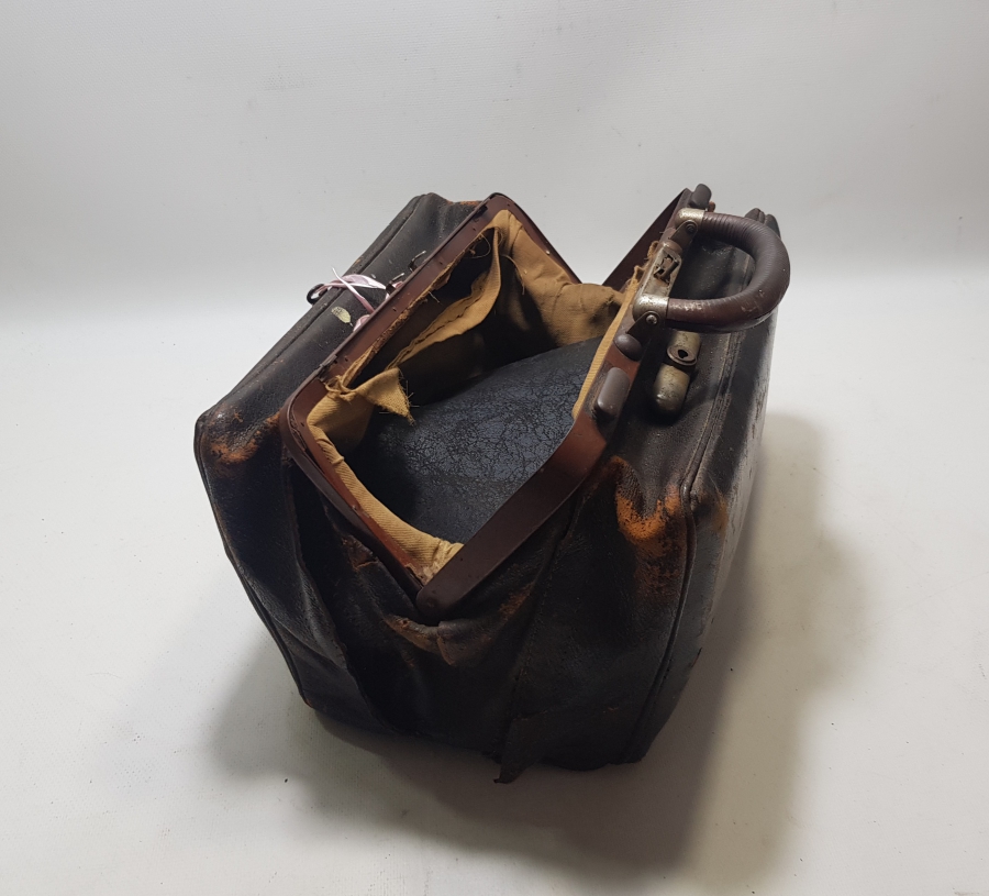 ORİJİNAL ANAHTARLARIYLA OSMANLI DÖNEMİ NADİR SÜNNETÇİ ÇANTASI