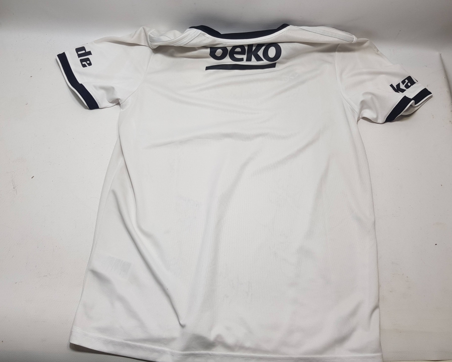 2018-2019 SEZONU 19 FUTBOLCU İMZALI BEŞİKTAŞ FORMASI