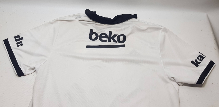 2018-2019 SEZONU 19 FUTBOLCU İMZALI BEŞİKTAŞ FORMASI