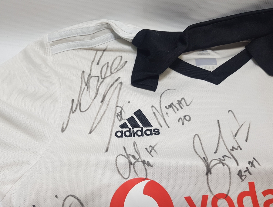 2018-2019 SEZONU 19 FUTBOLCU İMZALI BEŞİKTAŞ FORMASI