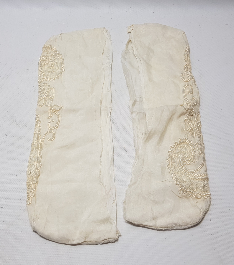 İPEK ÜZERİ İPEK İPLERLE İŞLİ OSMANLI DÖNEMİ YASTIK BAŞI