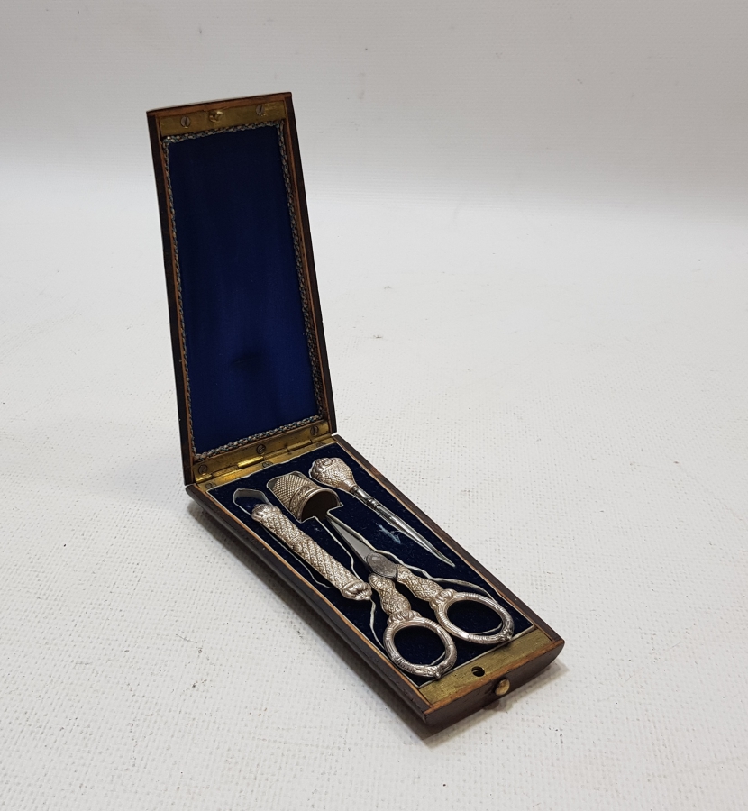 ORİJİNAL KUTUSUNDA OSMANLI DÖNEMİ ÇOK NADİR GÜMÜŞ DİKİŞ SETİ