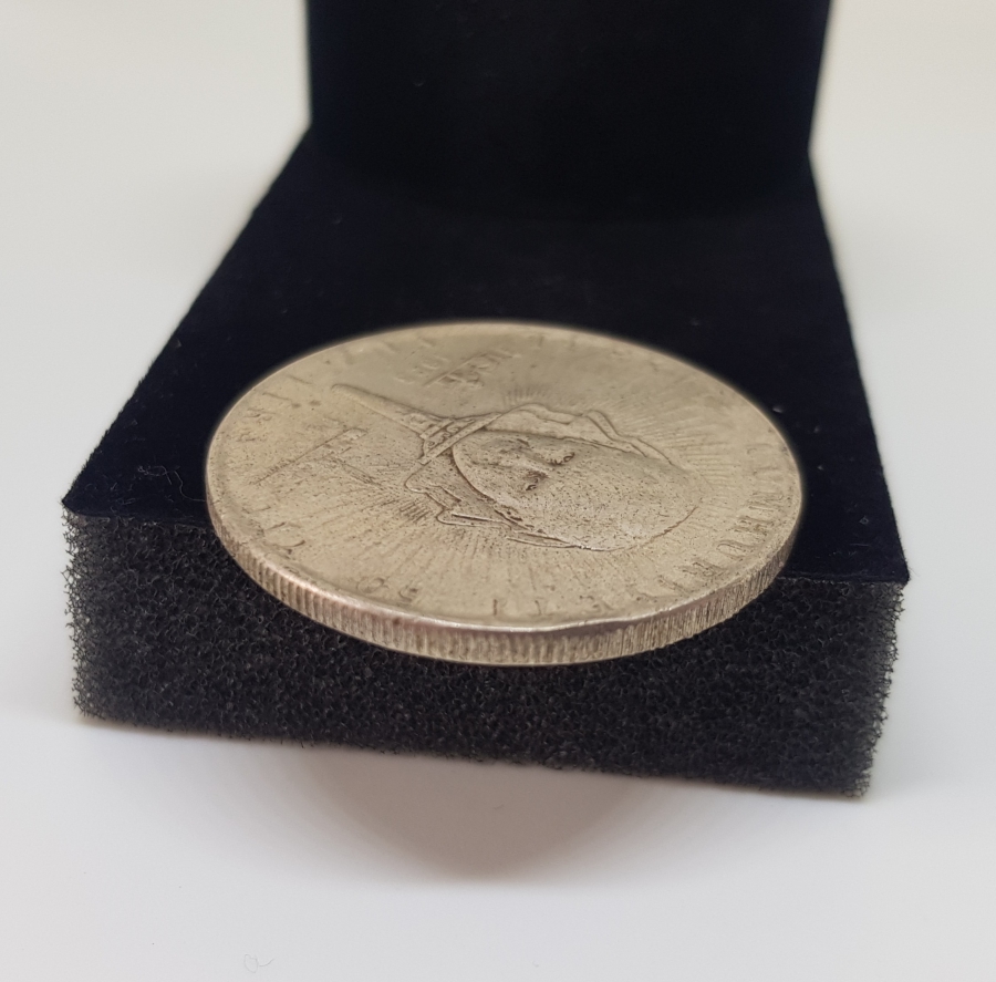 CUMHURİYETİMİZİN KURULUŞUNUN 50. YILINA ÖZEL BASILMIŞ GÜMÜŞ MADALYON