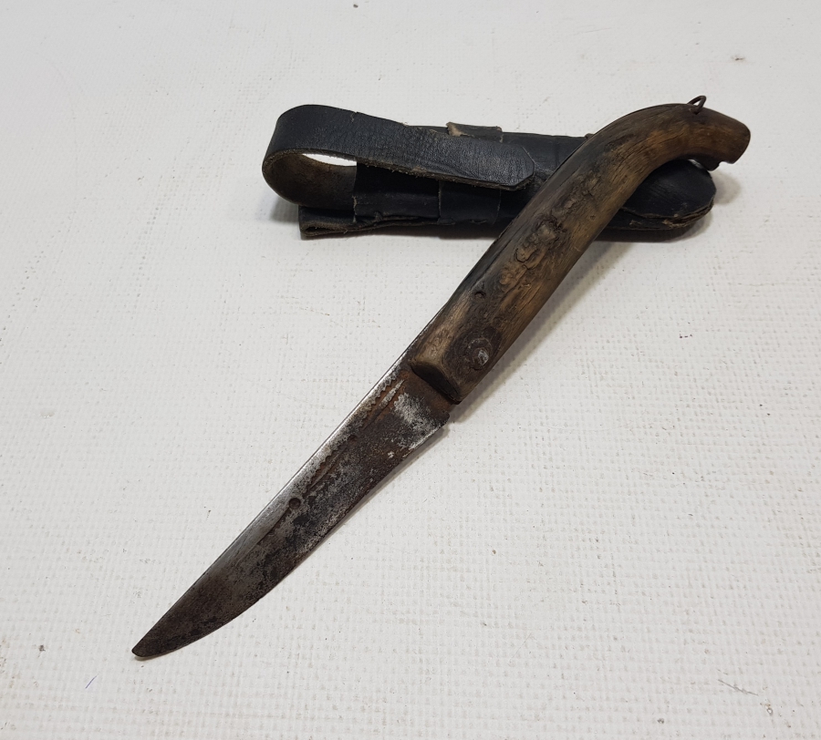 DERİ KILIFINDA BOYNUZ SAPLI EL YAPIMI BURDUR İŞİ ÇAKI