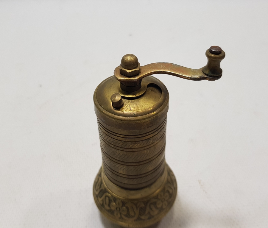 SÜLEYMANİYE İŞİ ANTİKA BAHARAT DEĞİRMENİ