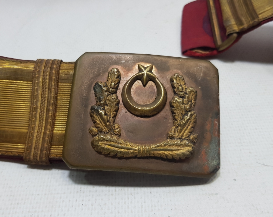 SIRMA İŞÇİLİKLİ CUMHURİYET BAŞLARI TAM TAKIM SUBAY KEMERİ