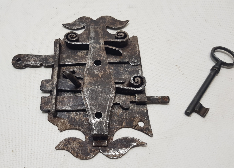 ORİJİNAL ANAHTARIYLA OSMANLI DÖNEMİ KAPI KİLİDİ