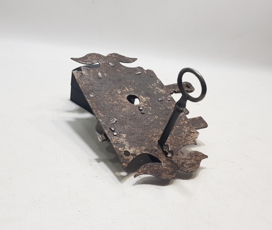 ORİJİNAL ANAHTARIYLA OSMANLI DÖNEMİ KAPI KİLİDİ