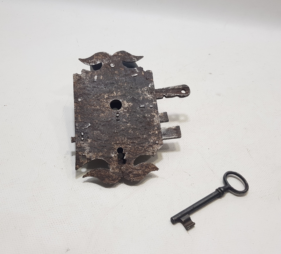 ORİJİNAL ANAHTARIYLA OSMANLI DÖNEMİ KAPI KİLİDİ