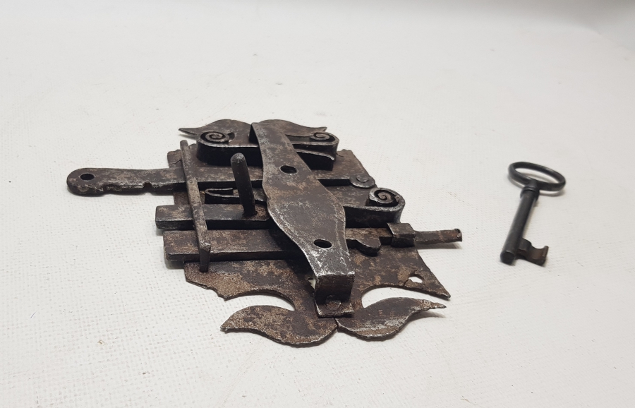 ORİJİNAL ANAHTARIYLA OSMANLI DÖNEMİ KAPI KİLİDİ