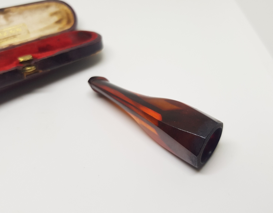 ORİJİNAL KUTUSUNDA ANTİKA ATEŞ KEHRİBARI AĞIZLIK