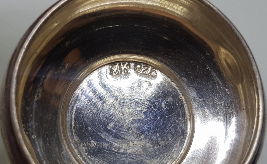 ÜZERİNDE OSMANLI TUĞRASI BULUNAN ANTİKA KAPAKLI GÜMÜŞ ENFİYE KUTUSU