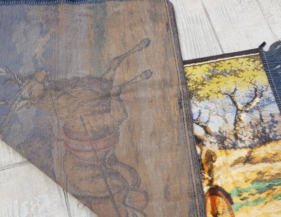 ANTİKA DUVAR HALISI