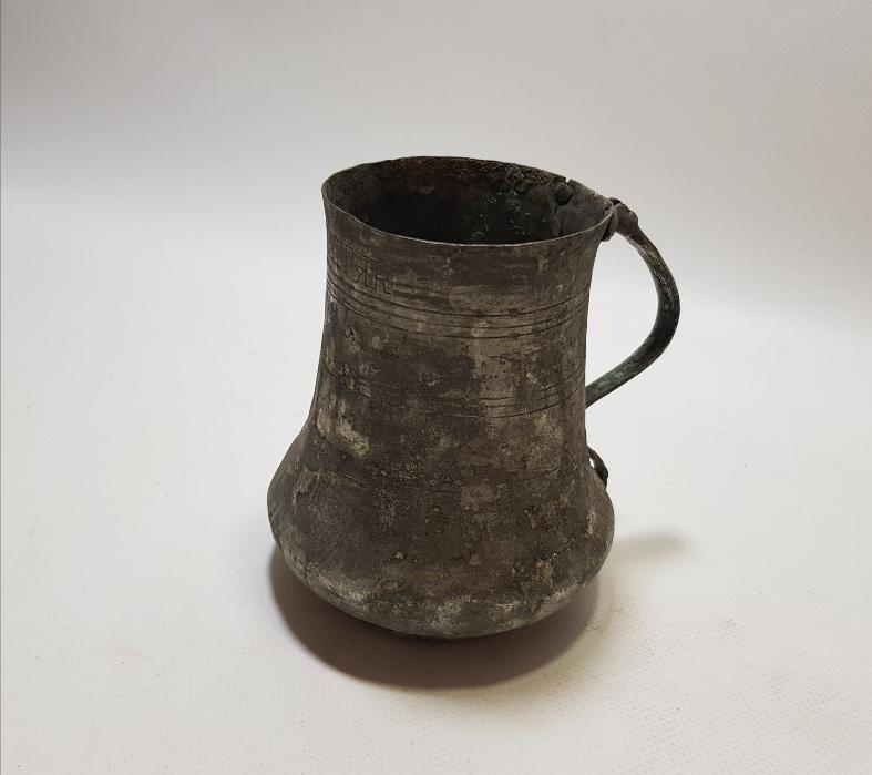 OSMANLI DÖNEMİ RUMCA YAZILI VE TARİHLİ BAKIR DALDIRMA BARDAK