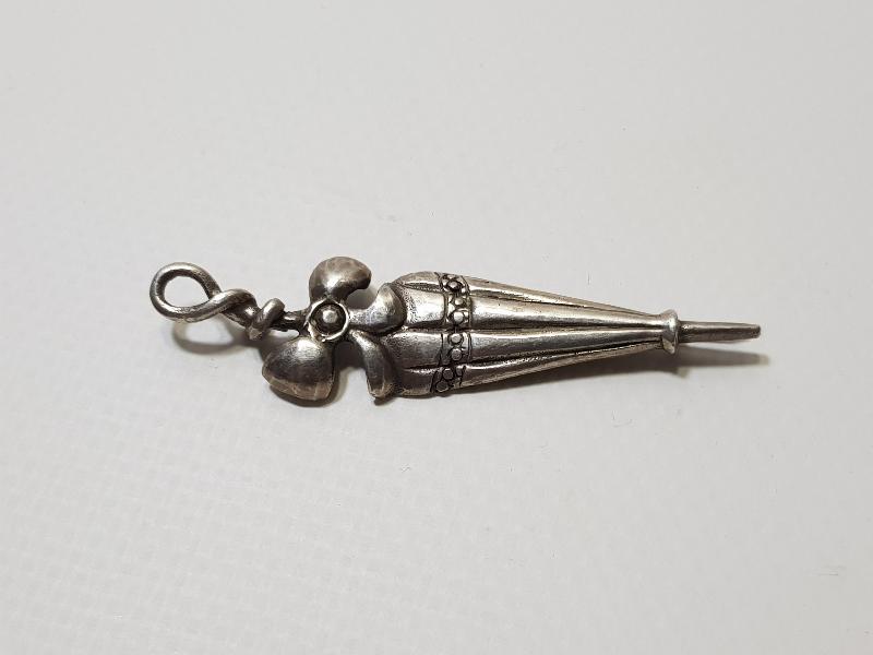 ŞEMSİYE FORMLU GÜMÜŞ BROŞ