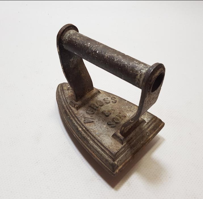 FARKLI FORMDA ÇOK NADİR ANTİKA ÜTÜ