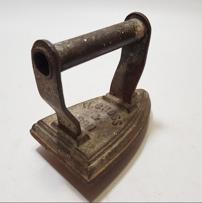 FARKLI FORMDA ÇOK NADİR ANTİKA ÜTÜ