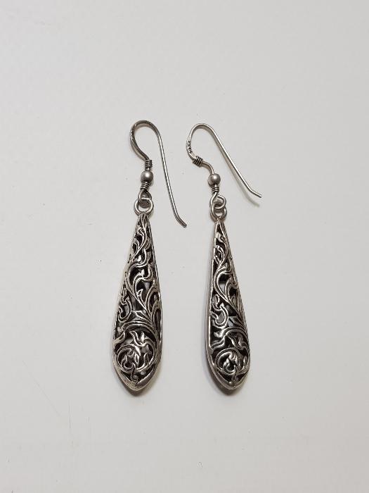 AJUR İŞÇİLİKLİ GÜMÜŞ KÜPE