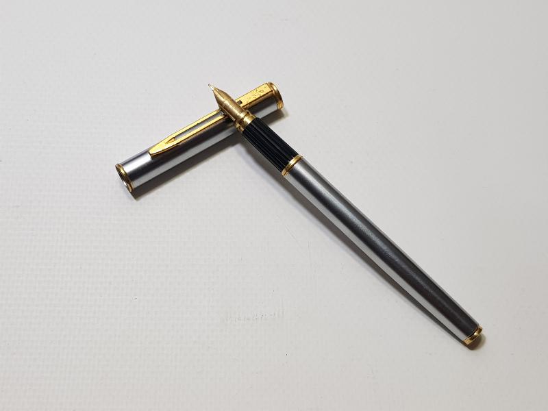 ALTIN UÇLU WATERMAN DOLMA KALEM