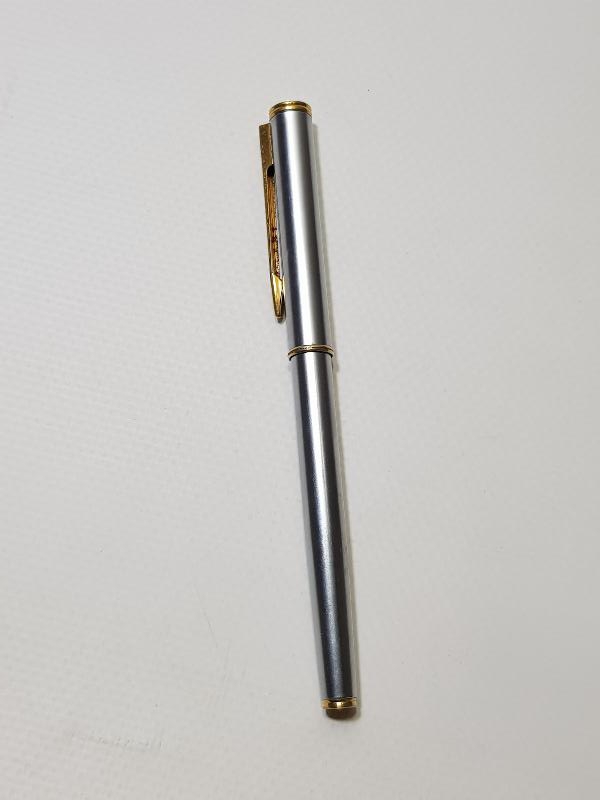 ALTIN UÇLU WATERMAN DOLMA KALEM