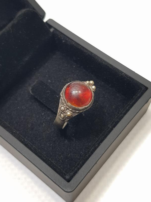 OSMANLI DÖNEMİ KEHRİBAR TAŞLI GÜMÜŞ YÜZÜK