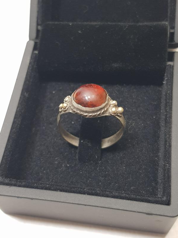 OSMANLI DÖNEMİ KEHRİBAR TAŞLI GÜMÜŞ YÜZÜK