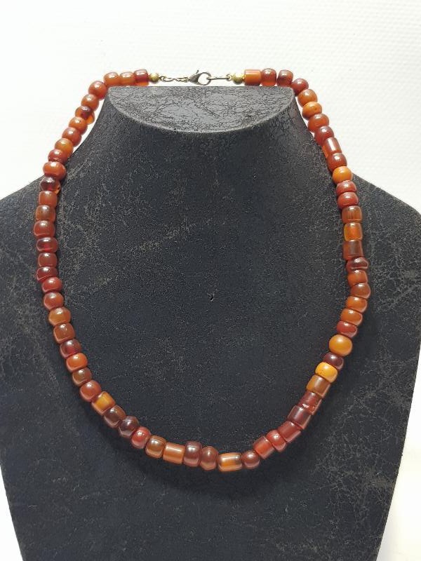 KATALİN VE KEHRİBAR TANELERDEN YAPILMIŞ GERDANLIK