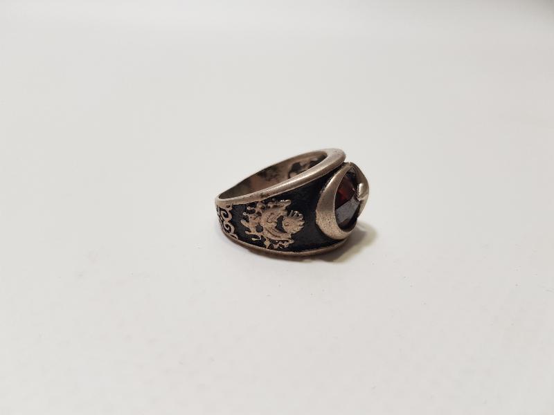 TUĞRA - OSMANLI DEVLET ARMASI VE ORTASINDA AY YILDIZ İÇİNDE AKİK TAŞ BULUNAN GÜMÜŞ YÜZÜK