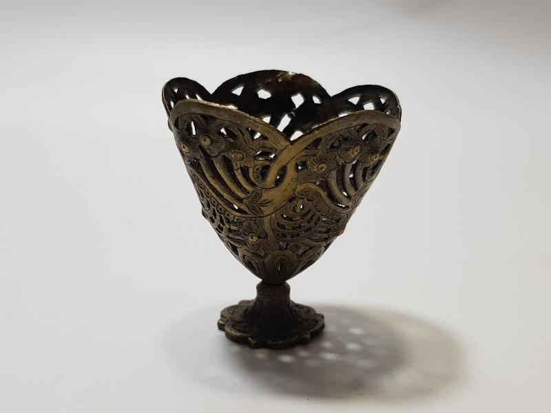 OSMANLI DÖNEMİ SÜLEYMANİYE İŞİ KIL TESTERE İŞÇİLİKLİ KAHVE FİNCANI ZARFI