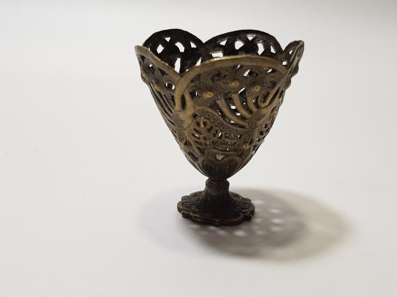 OSMANLI DÖNEMİ SÜLEYMANİYE İŞİ KIL TESTERE İŞÇİLİKLİ KAHVE FİNCANI ZARFI