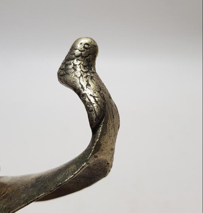 ANTİKA YILAN FORMLU KERATA