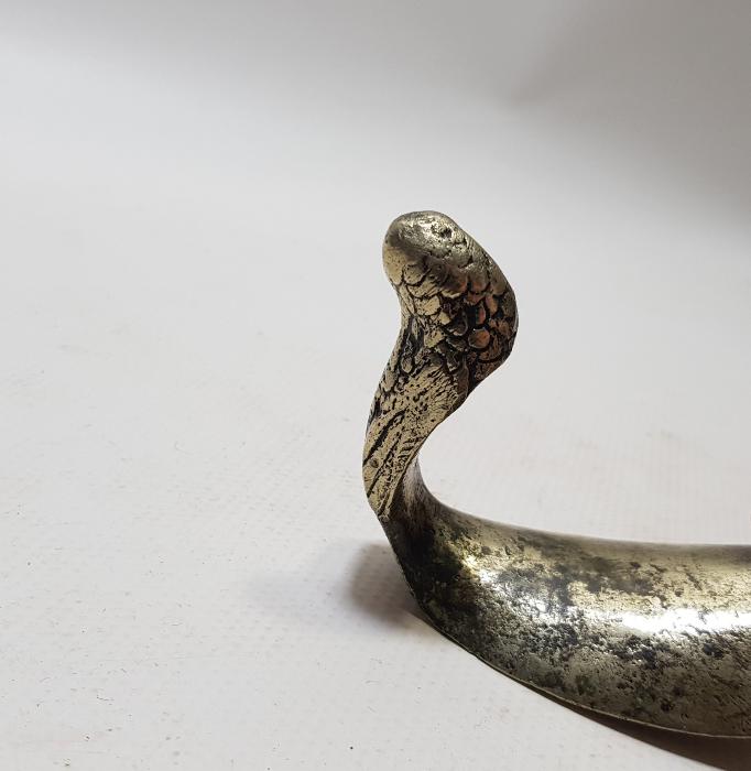 ANTİKA YILAN FORMLU KERATA