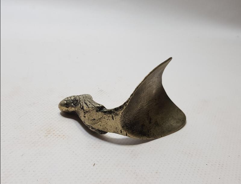 ANTİKA YILAN FORMLU KERATA