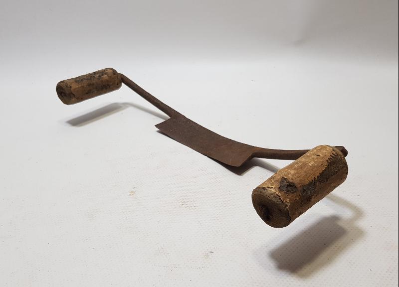 ANTİKA AĞAÇ KABUĞU SIYIRMA ALETİ