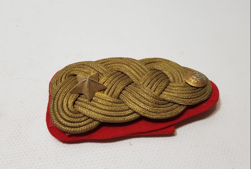 BİR ÇİFT ANTİKA ASKERİ APOLET