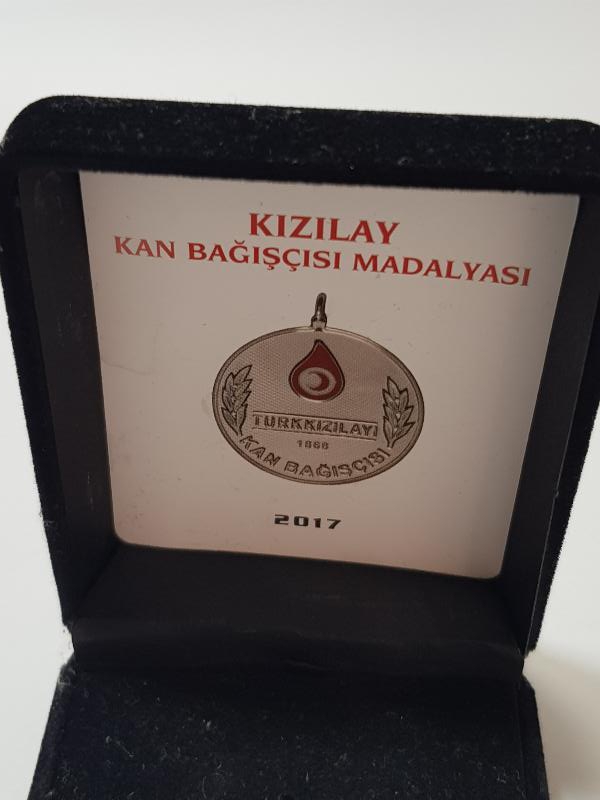ORİJİNAL KUTUSUNDA GÜMÜŞ KIZILAY KAN BAĞIŞÇISI MADALYASI