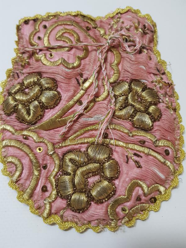 OSMANLI DÖNEMİ ALTIN SIRMA İŞÇİLİKLİ YATIK İŞ GELİN KESESİ