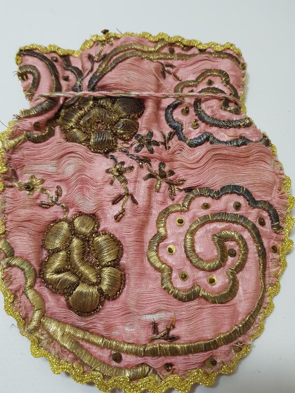 OSMANLI DÖNEMİ ALTIN SIRMA İŞÇİLİKLİ YATIK İŞ GELİN KESESİ