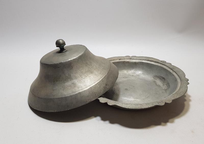 OSMANLI SUBAYINA AİT KAPAKLI BAKIR SAHAN