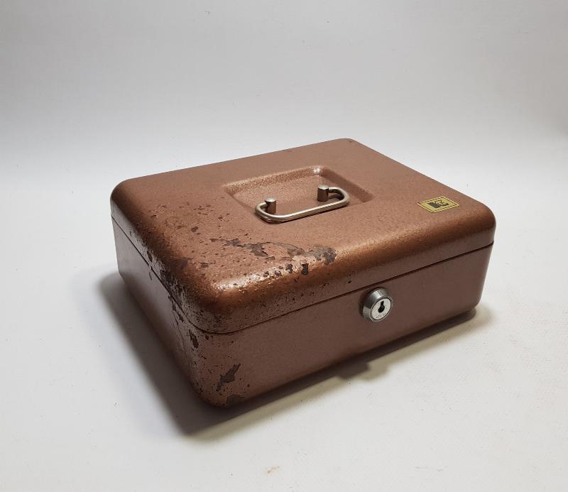 ANTİKA VEZNEDAR PARA KASASI