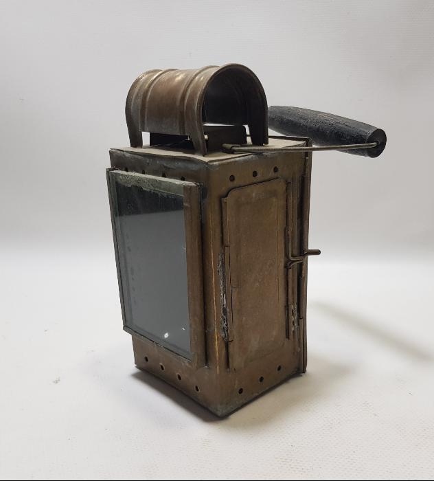 ANTİKA DEMİRYOLU FENERİ